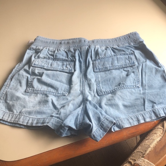 Gap woman’s high waisted shorts - Picture 2 of 3